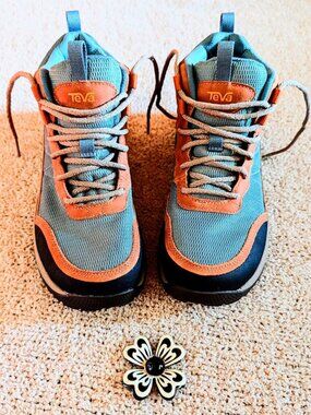 Teva | Ridgeview Mid RP Hiking Boots - Women in Tan/Trooper Size 7.5